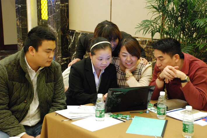 高瞻遠矚，移攬?zhí)煜? 2014年百度移動推廣峰會會議報道